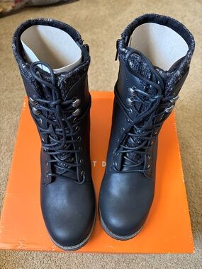 Women's Black Lace-Up Ankle Boots with Knit Collar